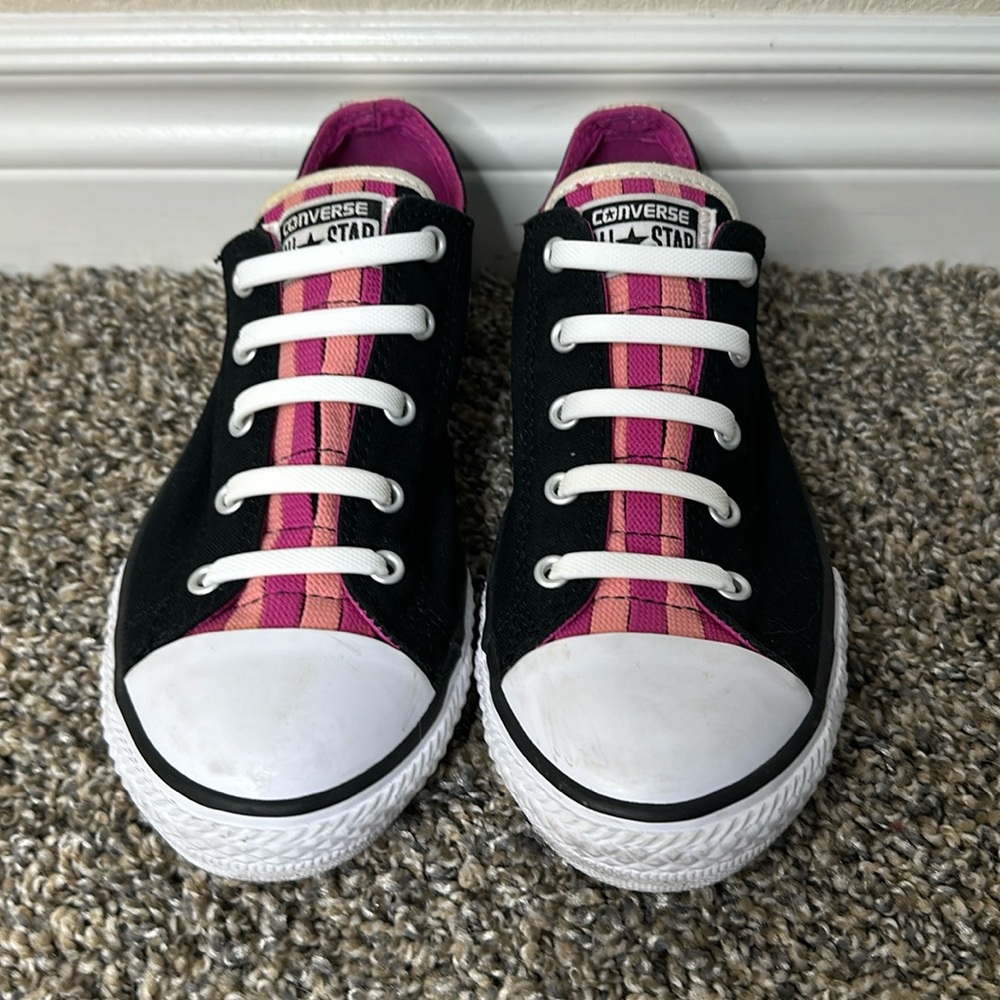 Converse Chuck Taylor Shoes Black and Pink